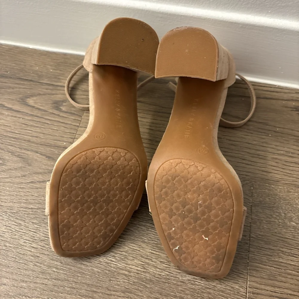 Kelly & Katie Taupe Suede Open Square Toe Heel Size 7 - Picture 4 of 7